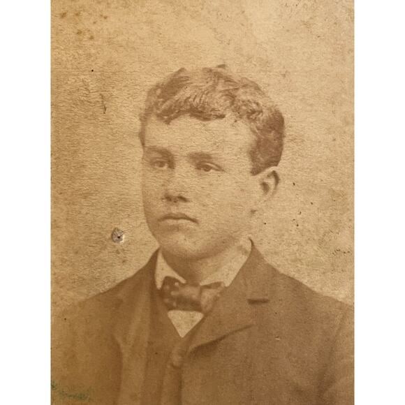 Antique CDV Carte de Visite Photography Sepia Phillips Lafayette Ind Young Man - Picture 1 of 8